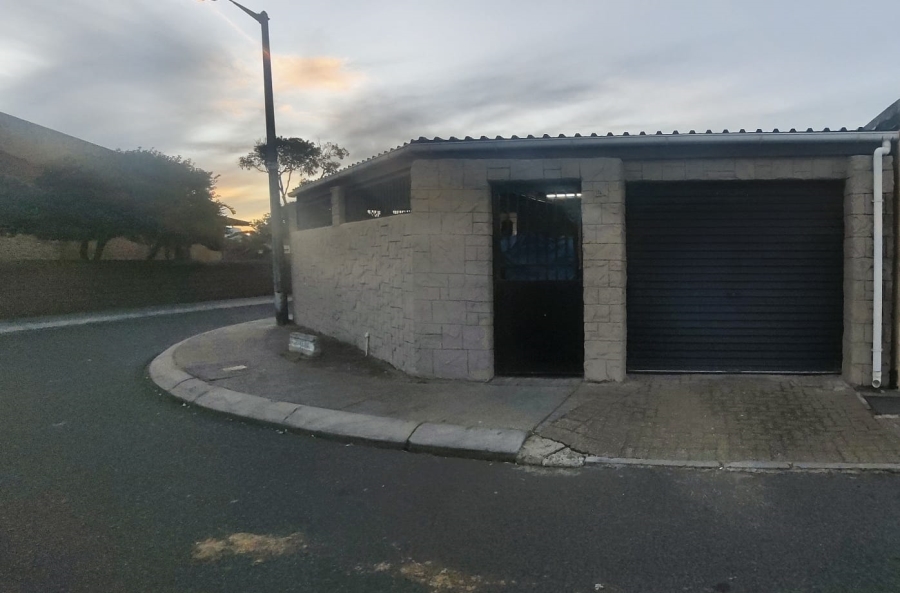 3 Bedroom Property for Sale in Portlands Western Cape